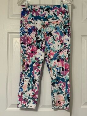 RBX Women’s Peached Capri Length Leggings with side pockets Size US L